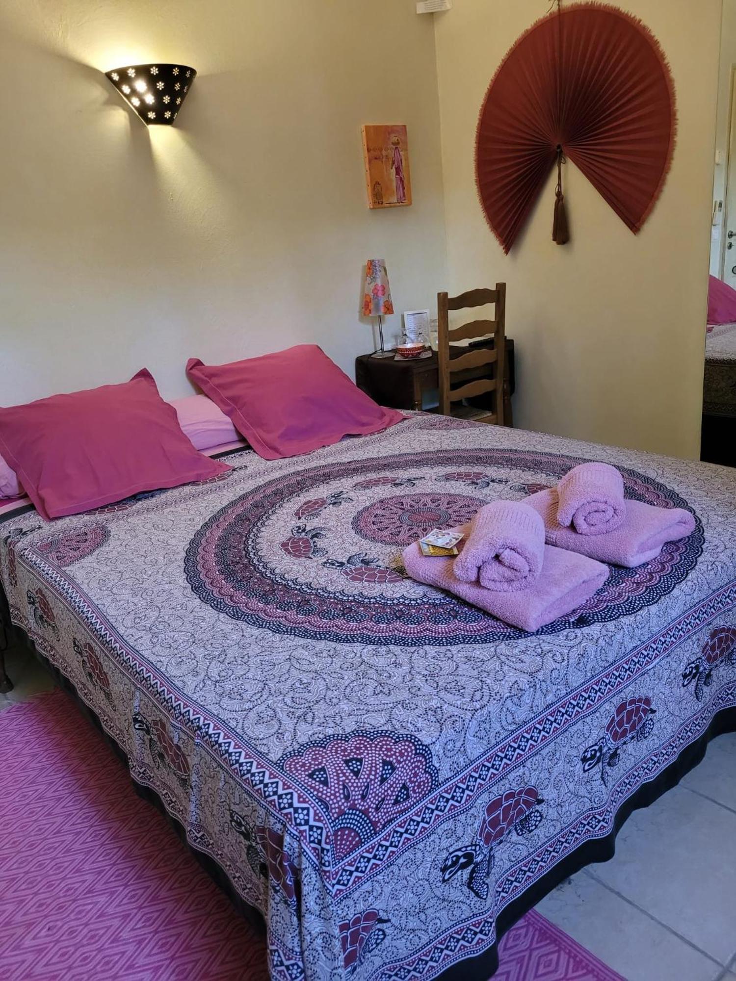 Bed and Breakfast La Maison De Jenny Montauroux Exteriér fotografie